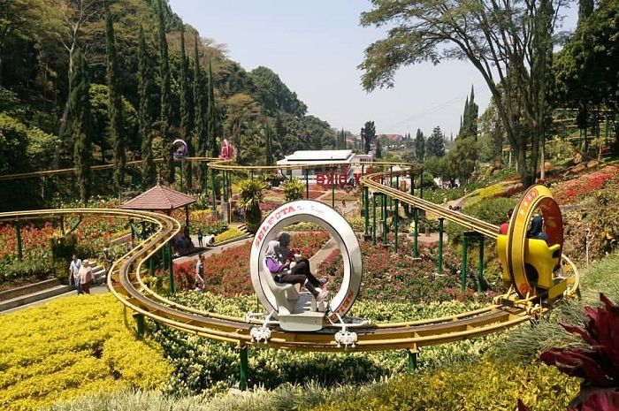 Taman Bunga Selecta, salah satu wisata Malang yang romantis.