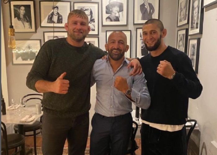Petarung veteran kelas berat ringan UFC Alexander Gustafsson (kiri) membeberkan rahasia Khamzat Chimaev (kanan) sehingga bisa tampil mengerikan di oktagon.