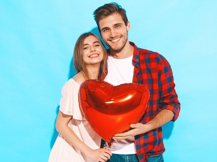 Selain Romantis, 4 Zodiak Ini Mampu Jadi Pasangan Terbaik.