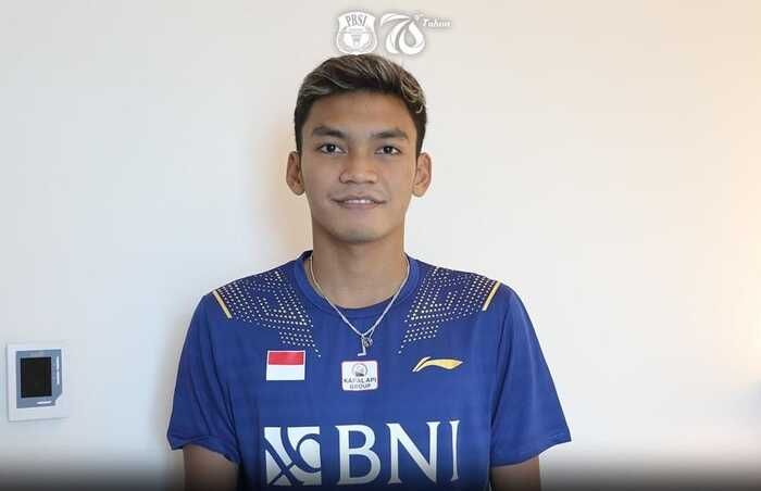 profil lengkap Shohibul Fikri, atlet badminton ganda putra Indonesia yang berhasil meraih gelar juara All England 2022 bersama Bagas Maulana