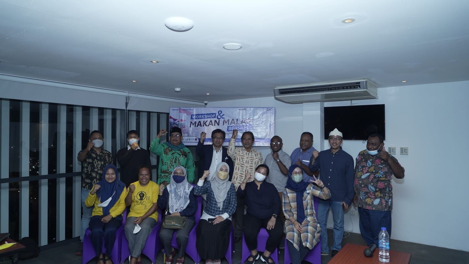 KFN Indonesia untuk Papua Tanah Damai.  Program ini didedikasikan untuk memperkuat kegiatan Dialog Antar Agama di Tanah Papua,