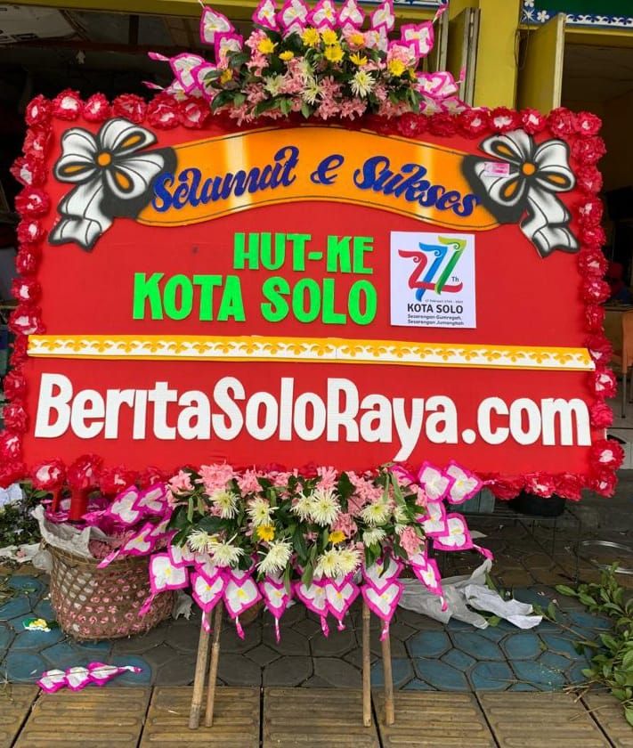 karangan bunga dari BeritaSoloRaya.com sebagai bentuk partisipasi memperingati HUT ke-277 Kota Solo