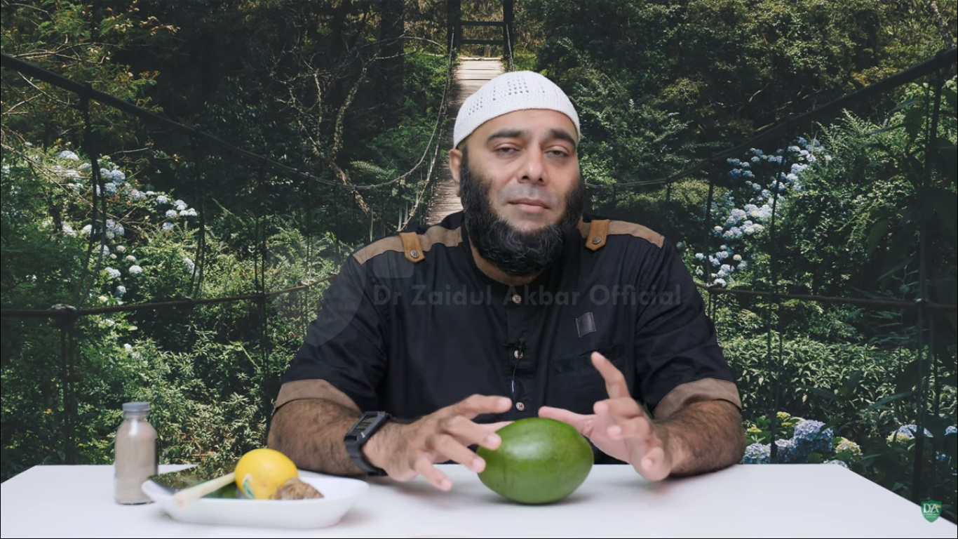 dr. Zaidul Akbar membeberkan bahan rimpang dan rempah untuk sup agar lebih sehat.