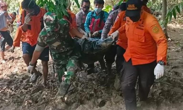 Terseret Arus dan Tenggelam Di Sungai Cibesole Brebes, Tim SAR Gabungan Berhasil Temukan Korban. / IG Basarnas Cilacap