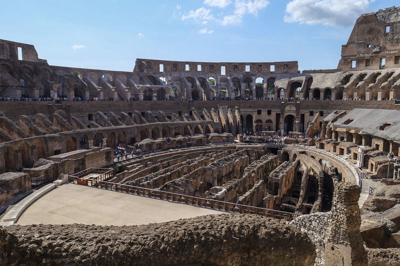 Colosseum arena bertarung para Gladiator yang saat ini masuk dalam 7 keajaiban dunia UNESCO. /Pixabay/jdegheest