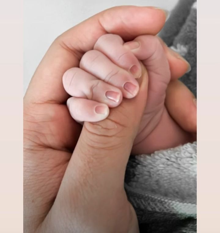 Aurel Hermansyah Sudah Melahirkan! Atta Halilintar Pamer Foto Gemes ‘Baby A’, Netizen: Cantik Kukunya