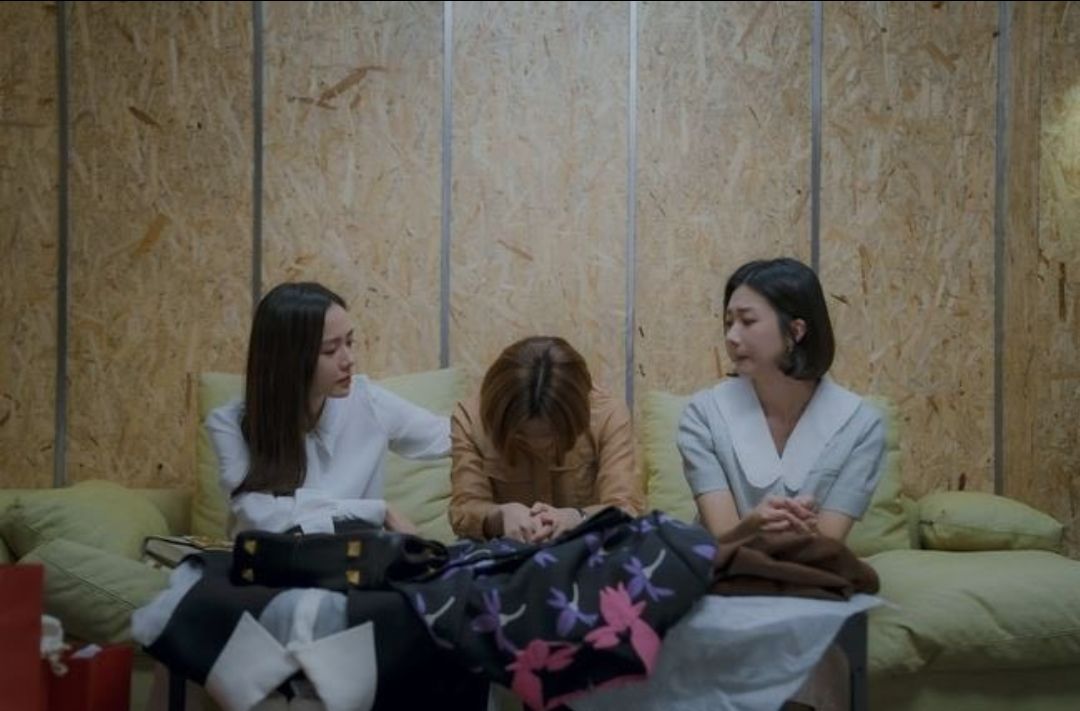 Cha Mi Jo, Jung Chan Young, dan Jang Joo Hee menangis bersama 