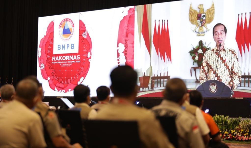 Presiden Jokowi saat menyampaikan arahan pada pembukaan Rapat Koordinasi Nasional Penanggulangan Bencana 2022. 