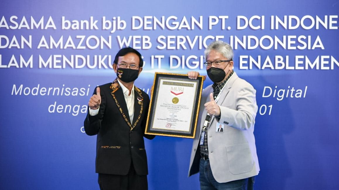 Bank bjb melakukan kerja sama dengan Amazon Web Service (AWS) dan PT DCI Indonesia Tbk (DCI) guna mendukung IT Digital Enablement, Rabu 23 Februari 2022./dok.IST