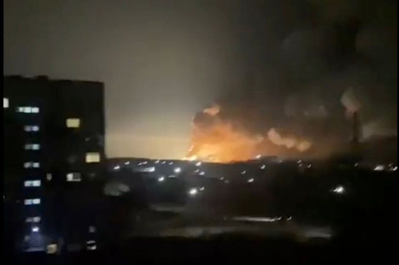  Kota Kharkiv telah mengalami pengeboman hebat, dengan pasukan Rusia sekarang dilaporkan terus mendekat./  