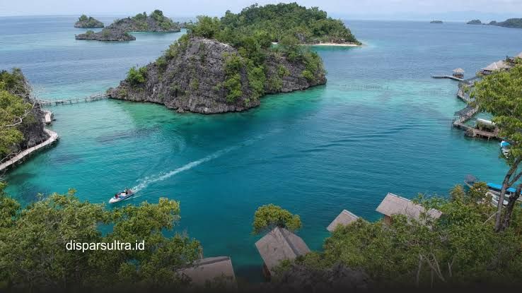Keindahan pulau labengki (Foto Dinas Pariwisata Sultra) 