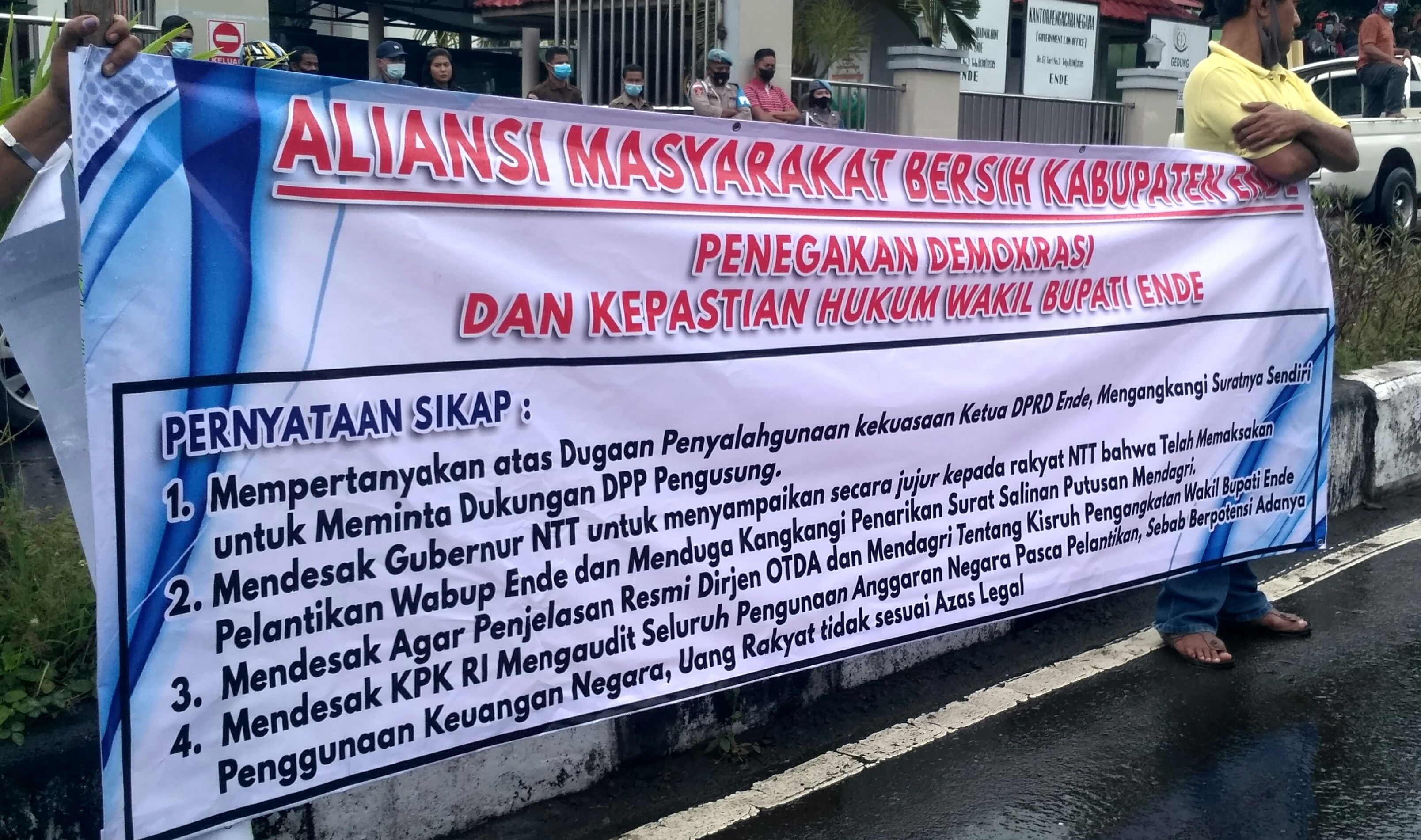PeenyataPe sikap Aliansi Masyarakat Bersih kabupaten Ende