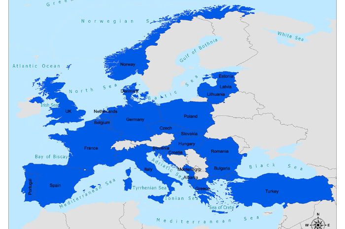 Negara Eropa yang tergabung ke dalam NATO yang berwarna biru.