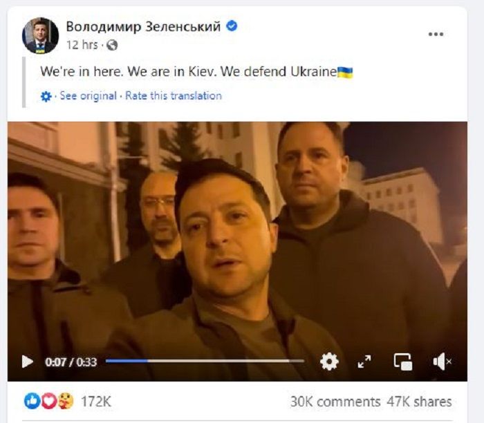 Tabgkapan layar facebook Presiden Ukraina Vladimir Zelensky awal invasi di Kyiv
