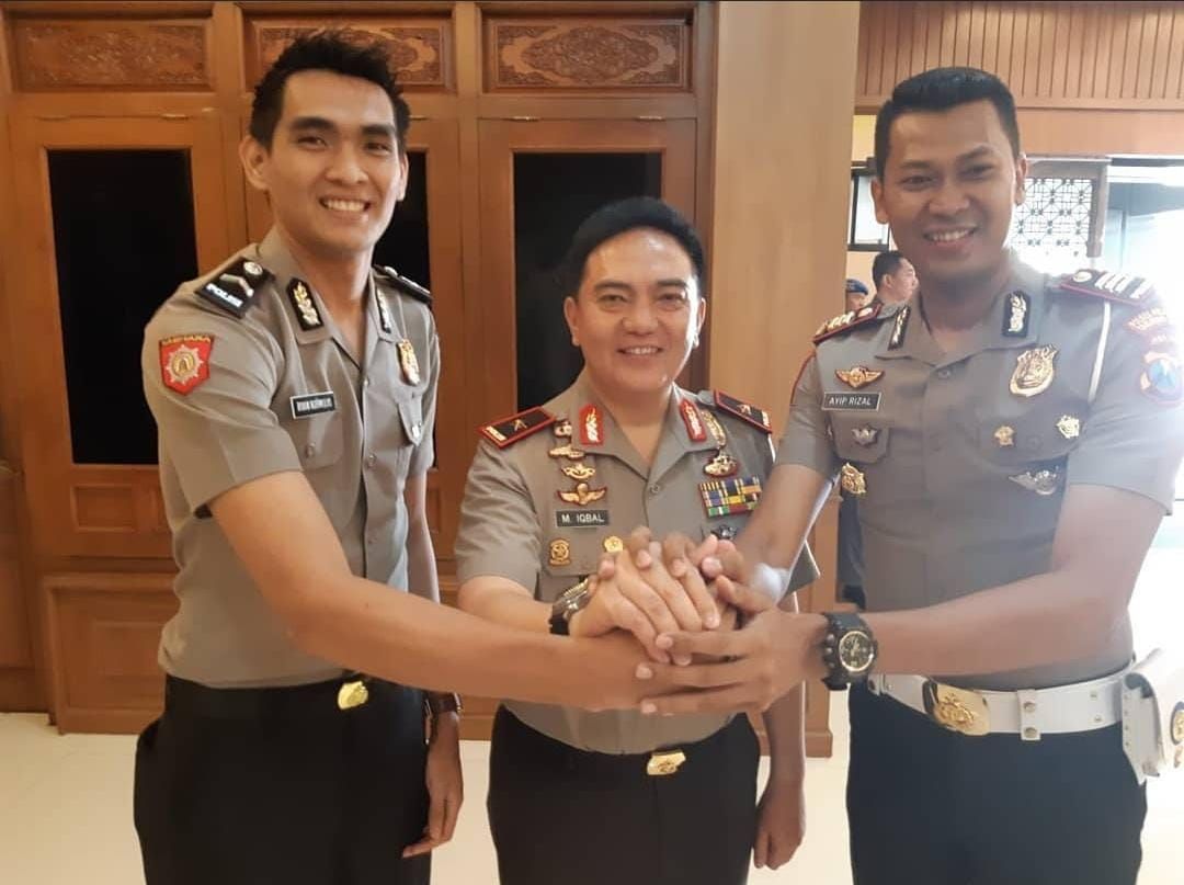6 Potret Keren Rivan Nurmulki Pakai Seragam Polisi, Atlet Timnas Voli Putra SEA Games 2021