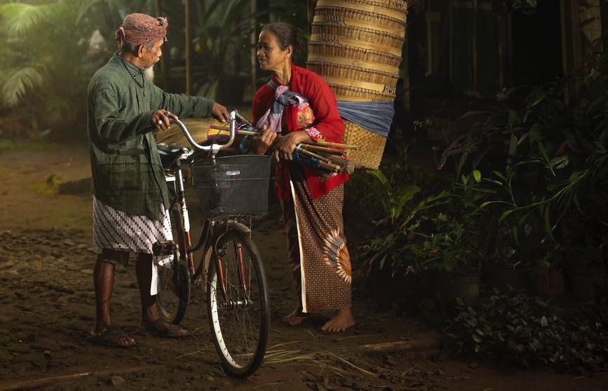 Ilustrasi nasehat orang tua Jawa kuno untuk menjalani kehidupan.