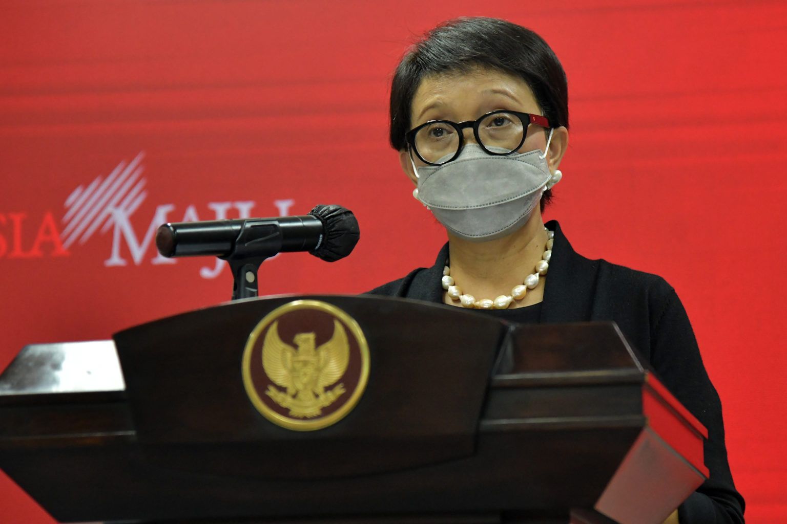 Menteri Luar Negeri (Menlu) Retno LP Marsudi 99 WNI Telah Dievakuasi Dari Ukraina / Kominfo