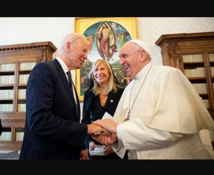 Presiden Biden Saat Bertemu Paus Fransiskus di Vatikan 2021 lalu