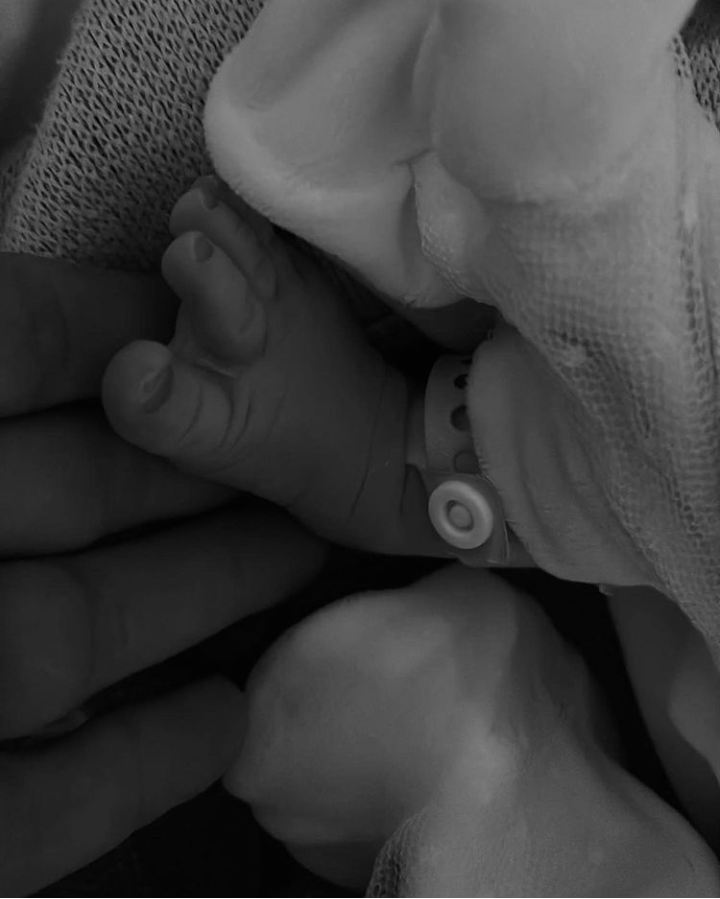 Kaki bayi perempuan Valentino Rossi