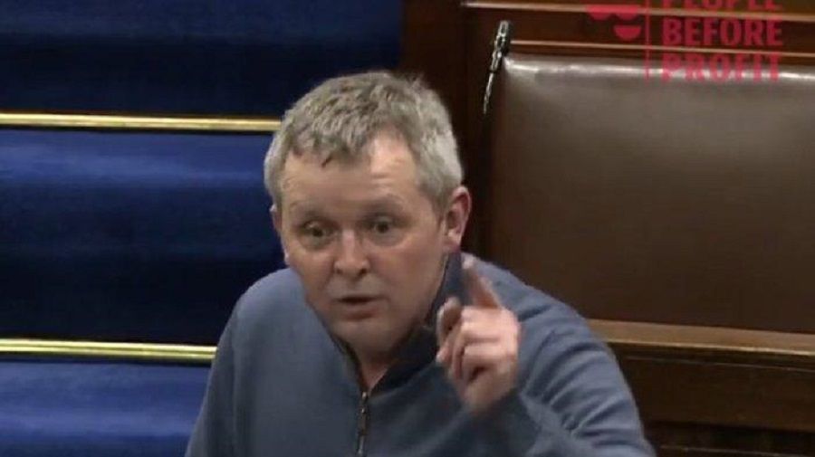 Senator Irlandia Richard Boyd Barrett./Tangkapan layar YouTube.