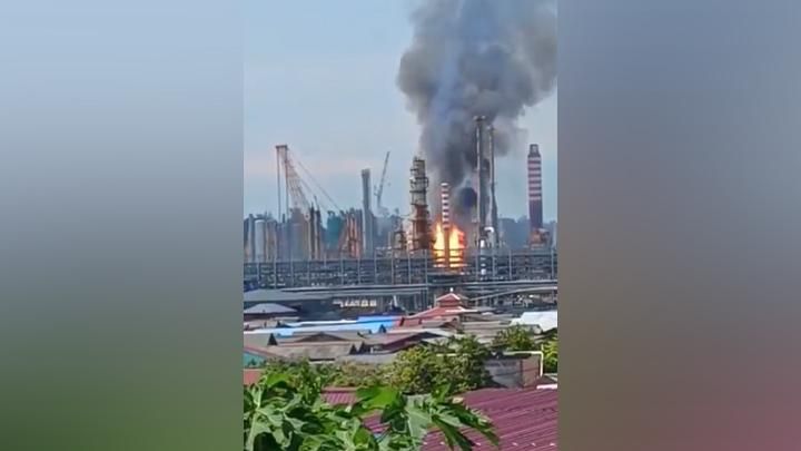 Kilang Minyak RU V Pertamina Balikpapan, Kalimantan Timur terbakar, Jumat 4 Maret 2022 sekitar pukul 10.30 WITA.