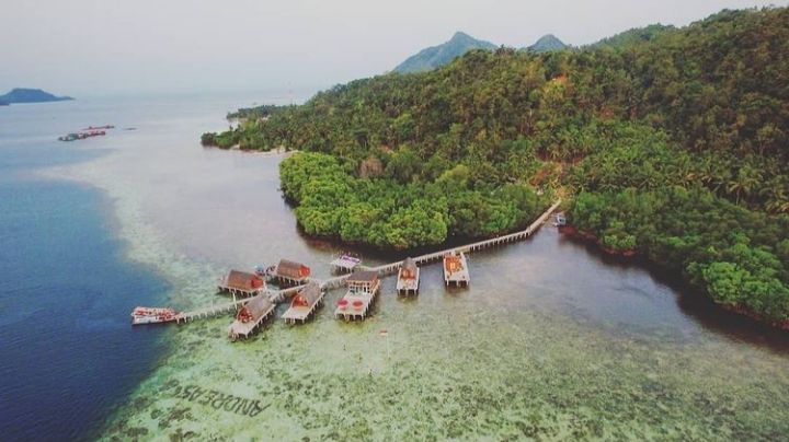 Panorama keindahan Pulau Pahawang Lampung.