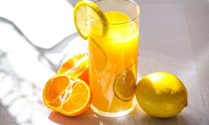 Ilustrasi - Jus lemon bisa membantu menurunkan kolesterol tinggi/pexels/photoMIX.