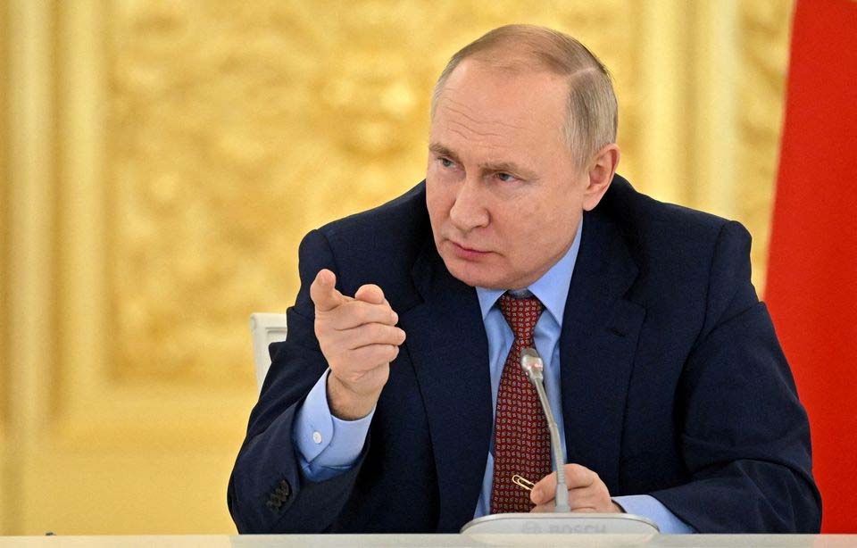 Kremlin langsung tunjuk hidung Presiden Ukraina Zelensky sebagai boneka Barat yang digunakan AS untuk mengancam Rusia. 