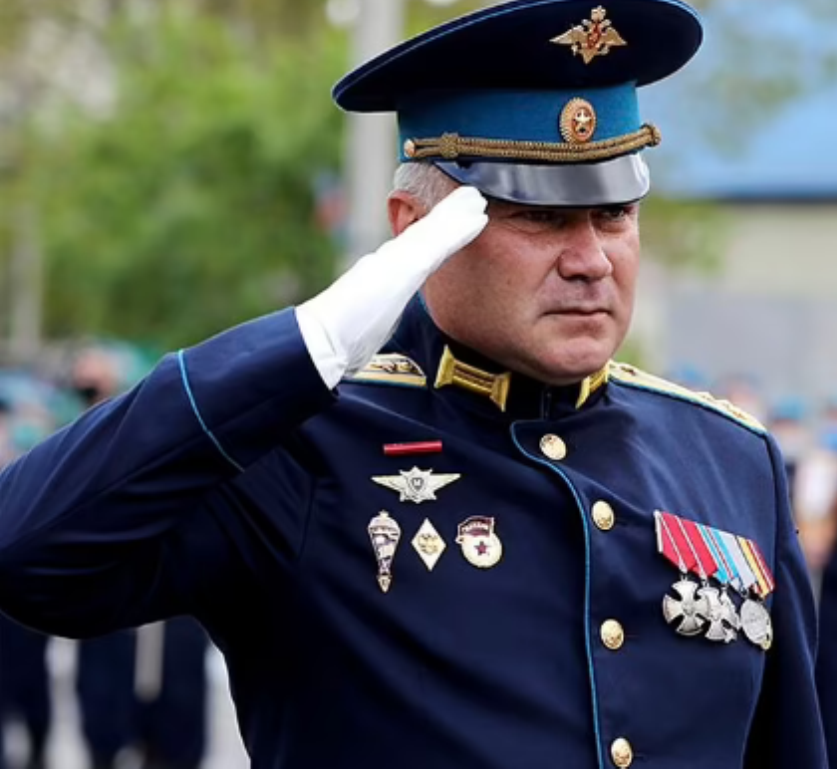 Mayor Jenderal Andrei Sukhovetsky, 47, wakil komandan Tentara Gabungan ke-41 Distrik Militer Pusat, yang juga tewas di Ukraina pekan lalu.