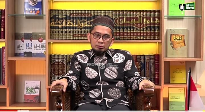 Ustadz Adi Hidayat jelaskan arti sholat tarawih saat Ramadhan./ yotube Ust.Adihidayat.Official