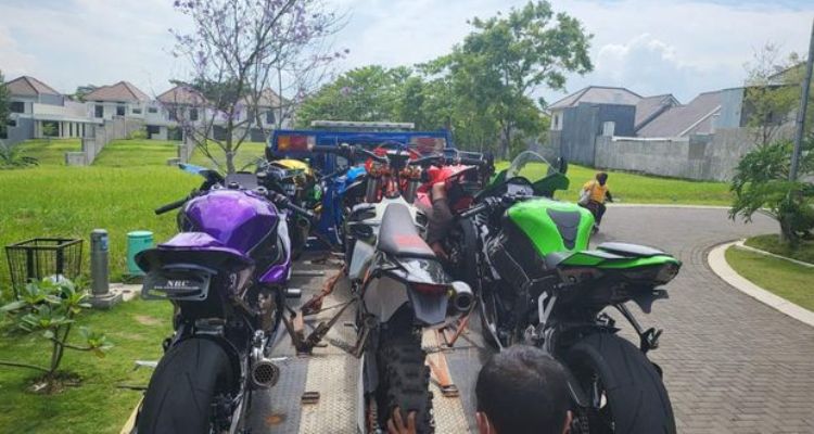 Koleksi motor mewah yang disita dari Crazy Rich Bandung, Doni Salmanan pada Minggu, 13 Maret 2022