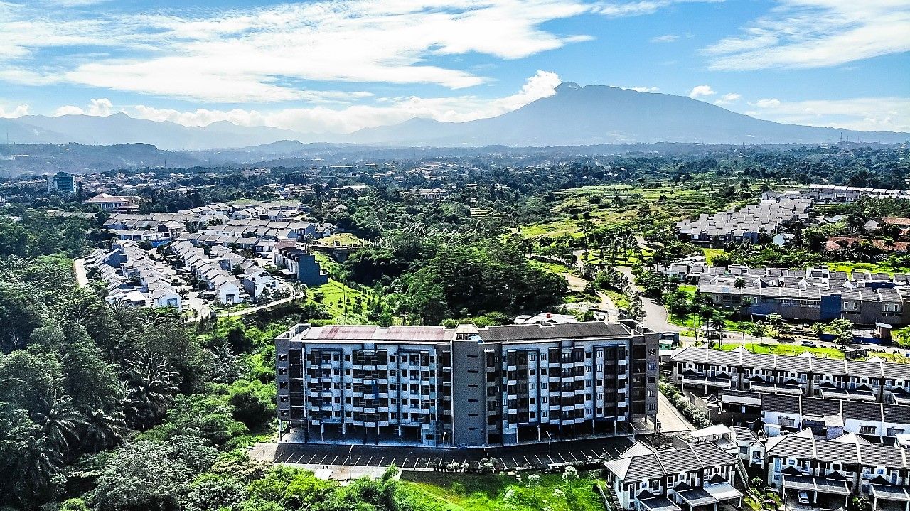 Royal Heights Apartment dengan panorama Gunung Salak, Bogor