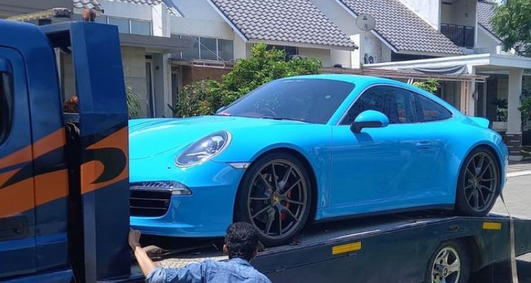 Mobil Porsche 911 GT3 milik Doni Salmanan yang disita oleh pihak kepolisian