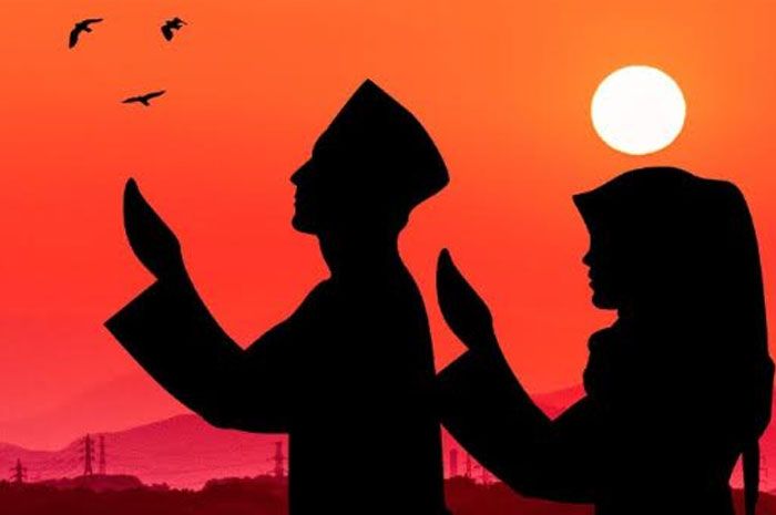 Ilustrasi seseorang yang sedang ibadah. 4 amalan penting yang bisa dikerjakan di 10 hari terakhir Ramadhan. //Pixabay/mohamed_hassan