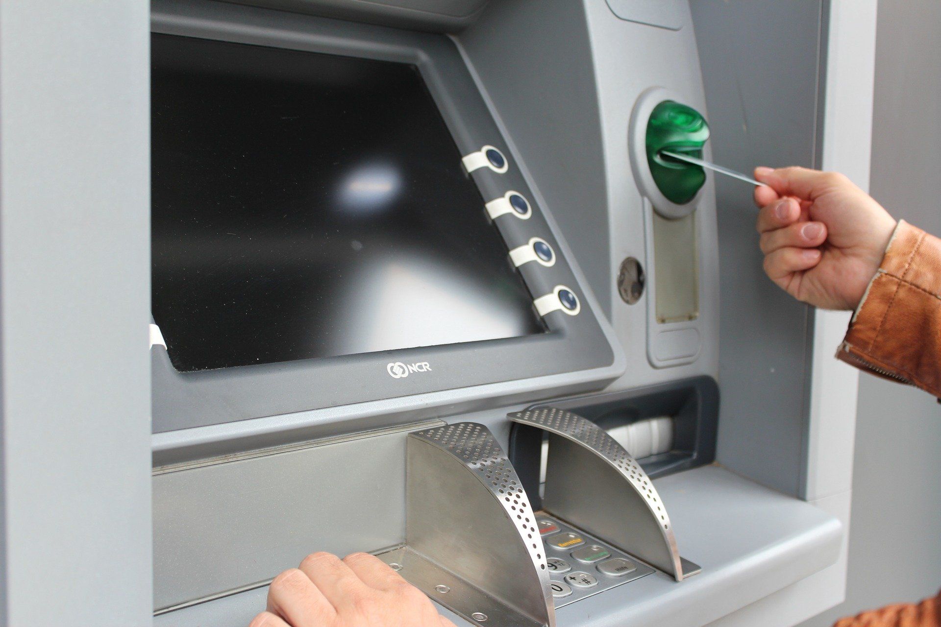 Ilustrasi - mesin ATM 