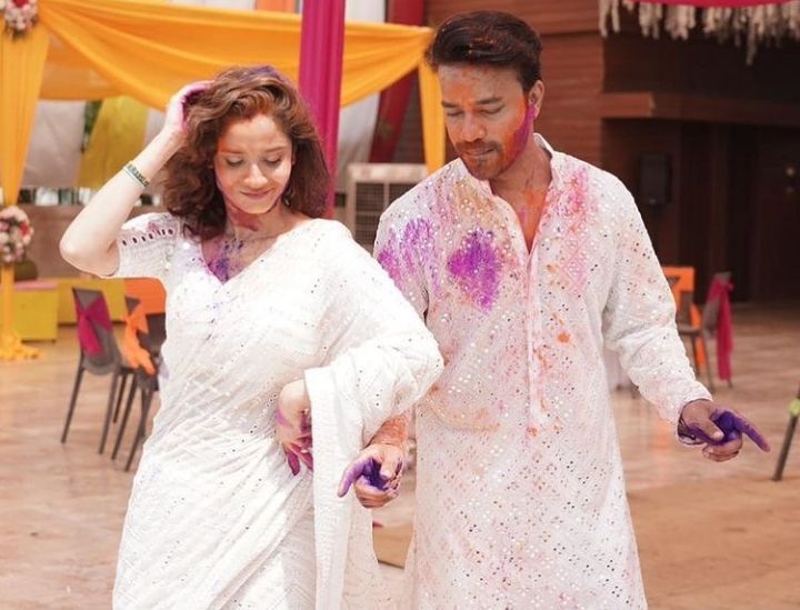 Intip Perayaan Holi Sederet Seleb Bollywood, Ada Katrina Kaif Hingga Mouni Roy 'Naagin' 