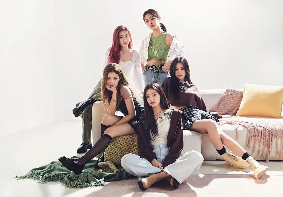 Menjadi brand ambassador H&M, ITZY telah mengukuhkan diri sebagai kelompok wanita muda yang berpengaruh di Korea.