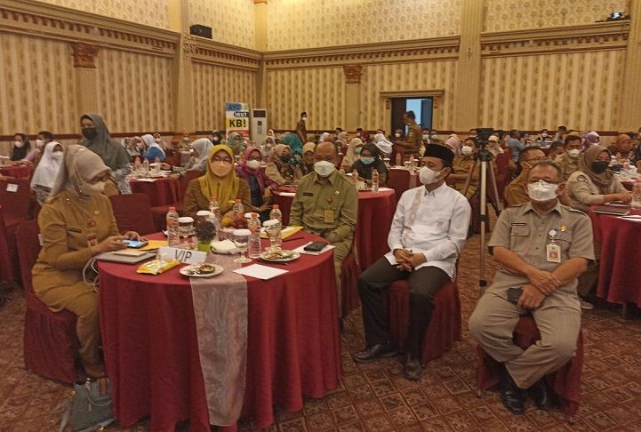 Sejumlah pimpinan daerah yang mengikuti Rakorda Banggakencana 2022 dalam upaya percepatan penurunan stunting di Provinsi Banten.