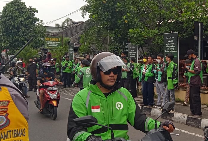 Sebagian driver Gojek yang turut dalam aksi yang berlangsung Kamis 24 Maret 2022 siang.