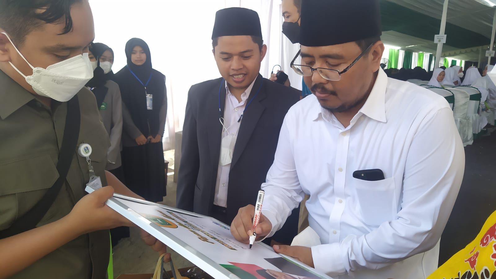 Gelar Cipta Karya Smk Digelar Di Smk Manbaul Ulum Bondowoso Dihadiri Wakil Ketua Dprd Jatim Anwar Sadad Klik Bondowoso