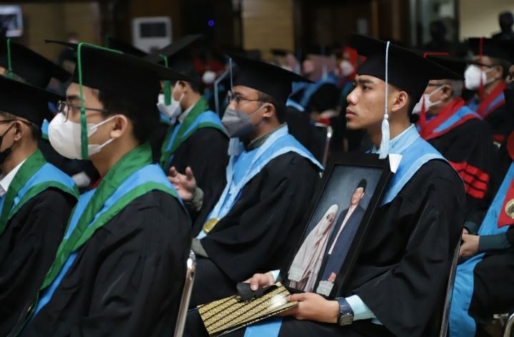 Wisuda Unisba, Rektor Lantik 1.265 Mahasiswa, Jangan Menyerah dalam Menghadapi Masa Depan 