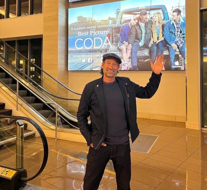 Troy Kotsar, yang berperan sebagai aktor tuli di film CODA ( Ig Troy Kotsur )