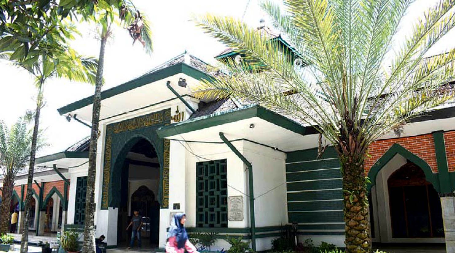 Masjid Cipaganti di Bandung.