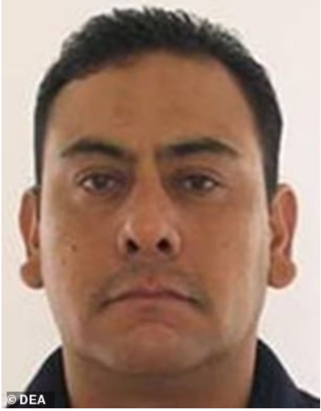 Arturo Shows Urquidi, mantan perwira polisi di Meksiko, dijatuhi hukuman penjara seumur hidup pada 3 Maret karena perannya dalam membantu upaya perdagangan narkoba Kartel Sinaloa.  