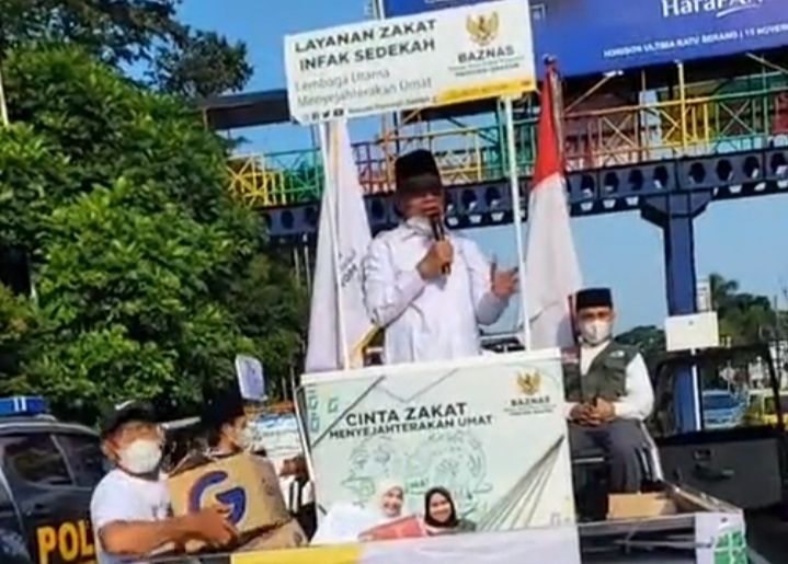 Wakil Ketua I Baznas Banten KH Zaenal Abidin Sujai saat menyosialisasikan pentingnya zakat.