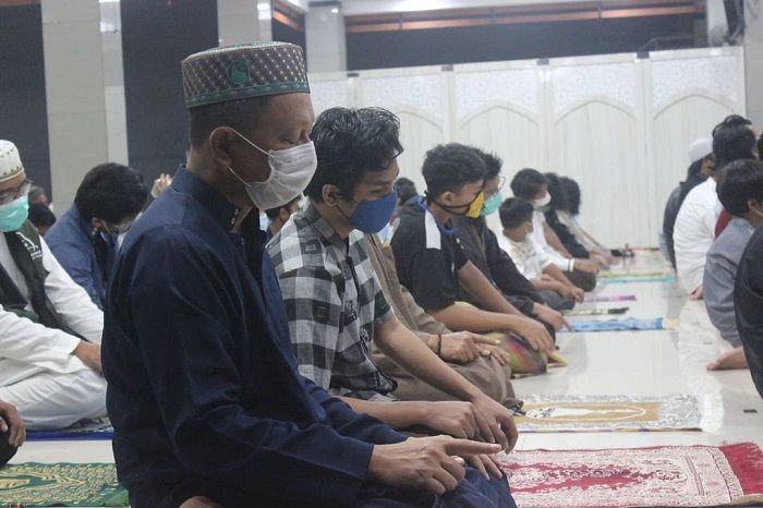 Bacaan Bilal Sholat Tarawih 11 Rakaat Lengkap Dengan Jawaban Makmum