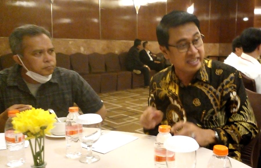 pakar hukum Dosen Fakultas Hukum Universitas Pasundan Dr Saim Aksinuddin (baju batik) ketika menjawab soal fenomena rumah bekas pembunuhan atau bunuh diri dijual, Kamis, 31 Maret 2022