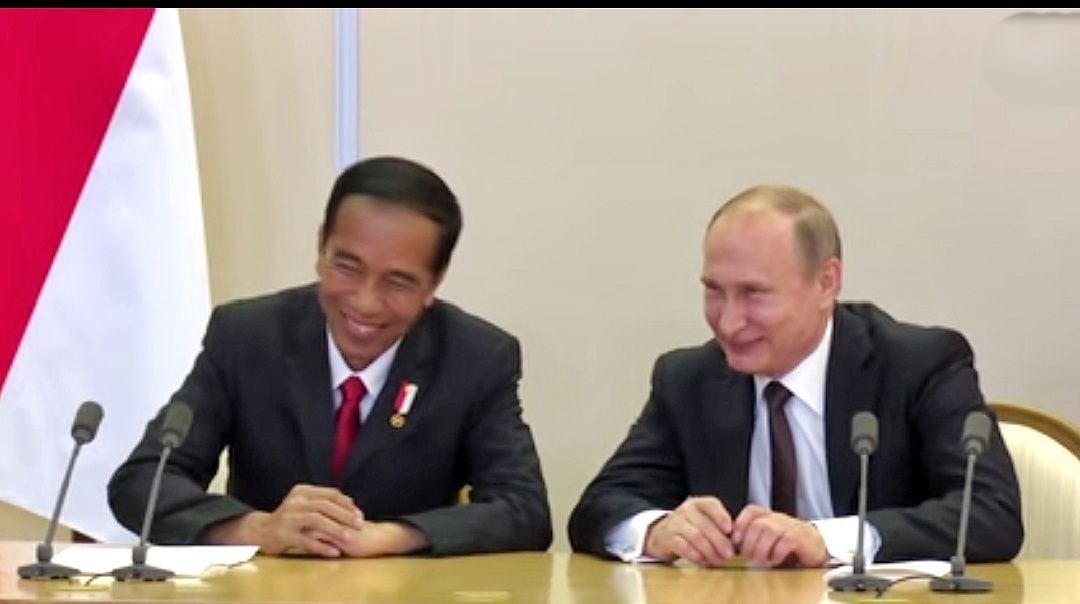 Presiden Jokowi bersama Presiden Rusia Vladimir Putin