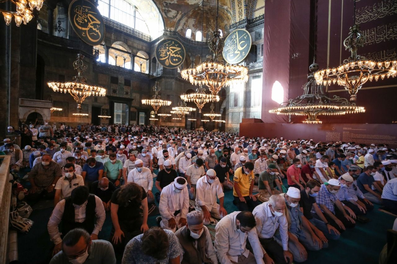 Pelaksanaan Shalat di Masjid Hagia Sophia.