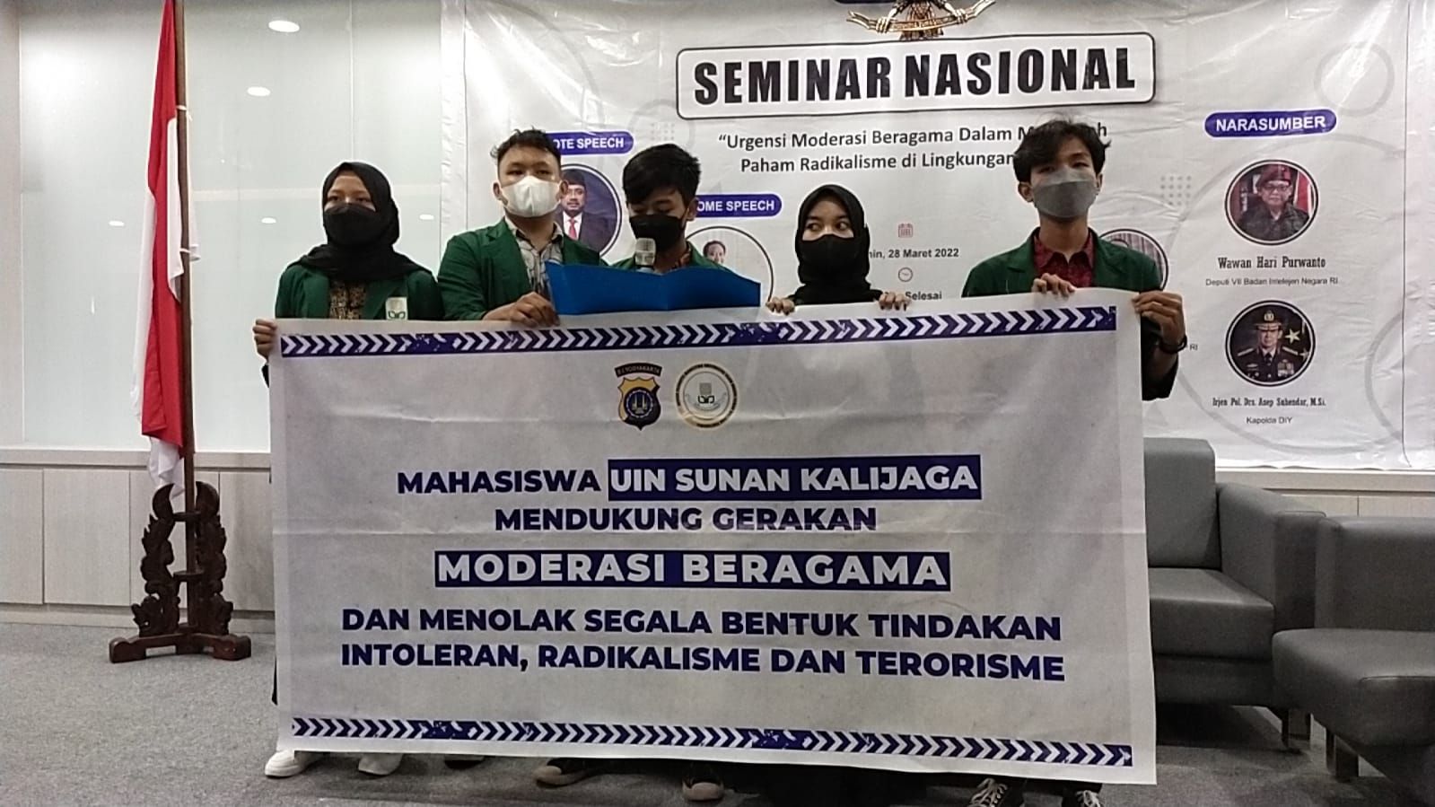 Dema UIN Suka Yogyakarta mengadakan Seminar Nasional dengan tema 'Urgensi Moderasi Beragama Dalam Mencegah Paham Radikalisme di Lingkungan PTKIN